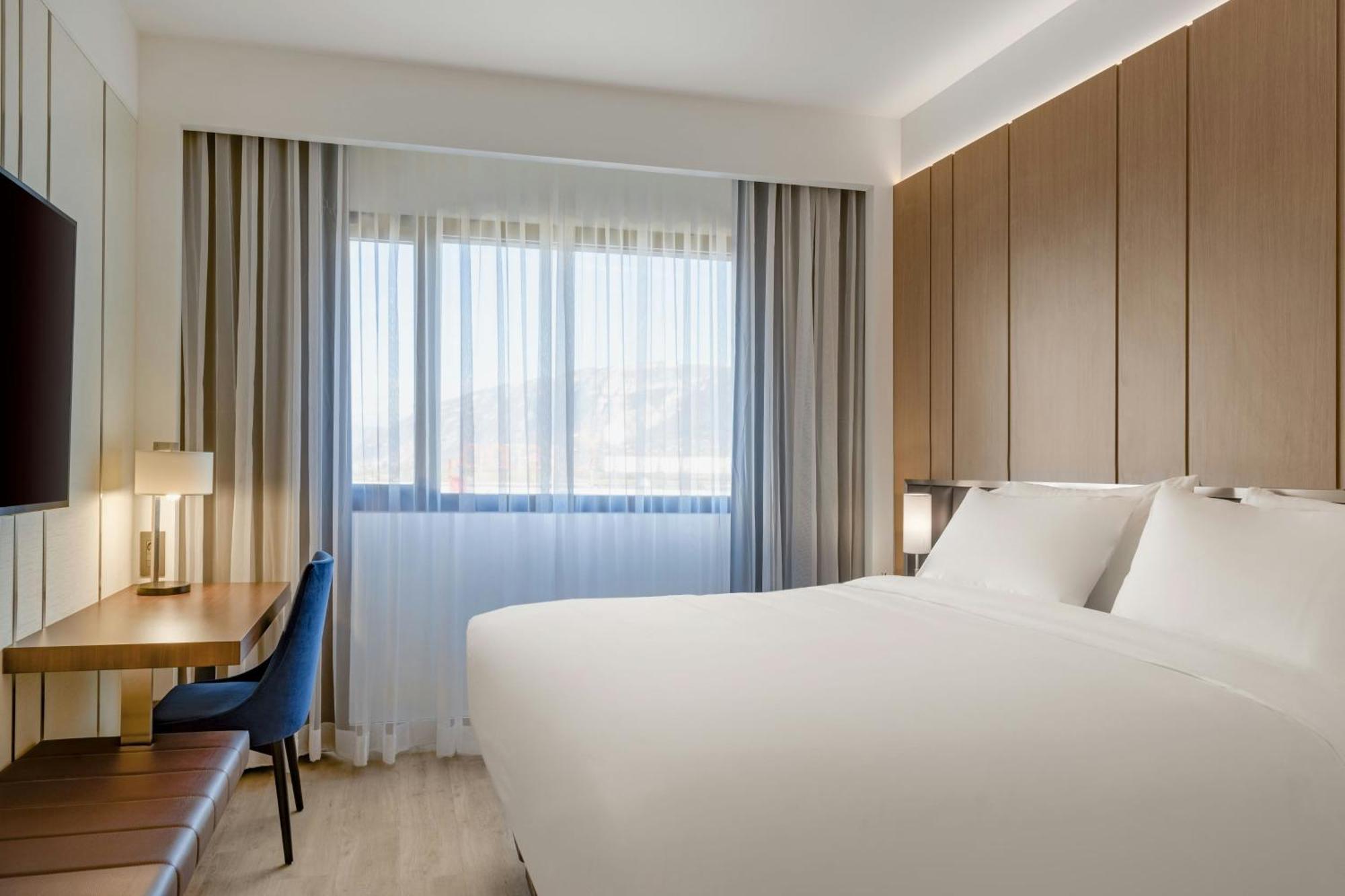 Ac Hotel By Marriott Saint-Julien-En-Genevois Kültér fotó